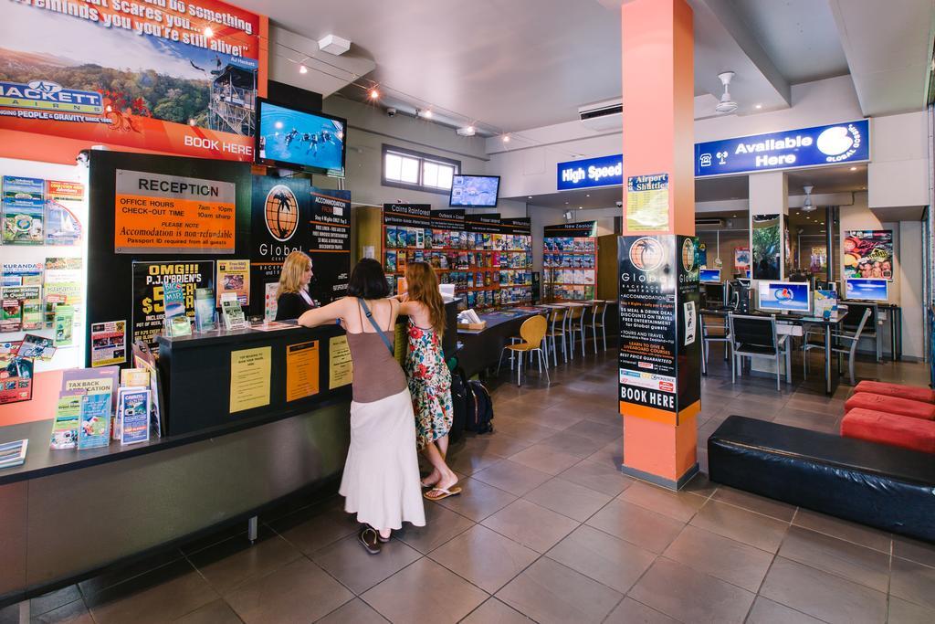 Global Backpackers Cairns Central Экстерьер фото